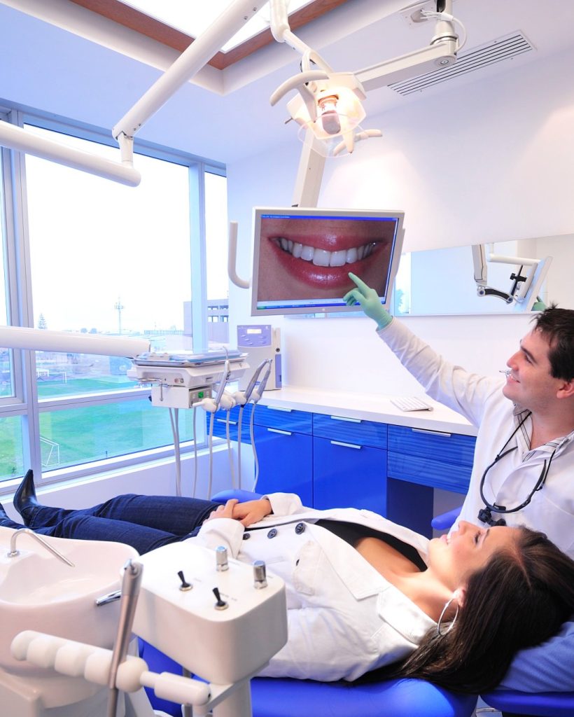 teeth cleaning price in lahore
